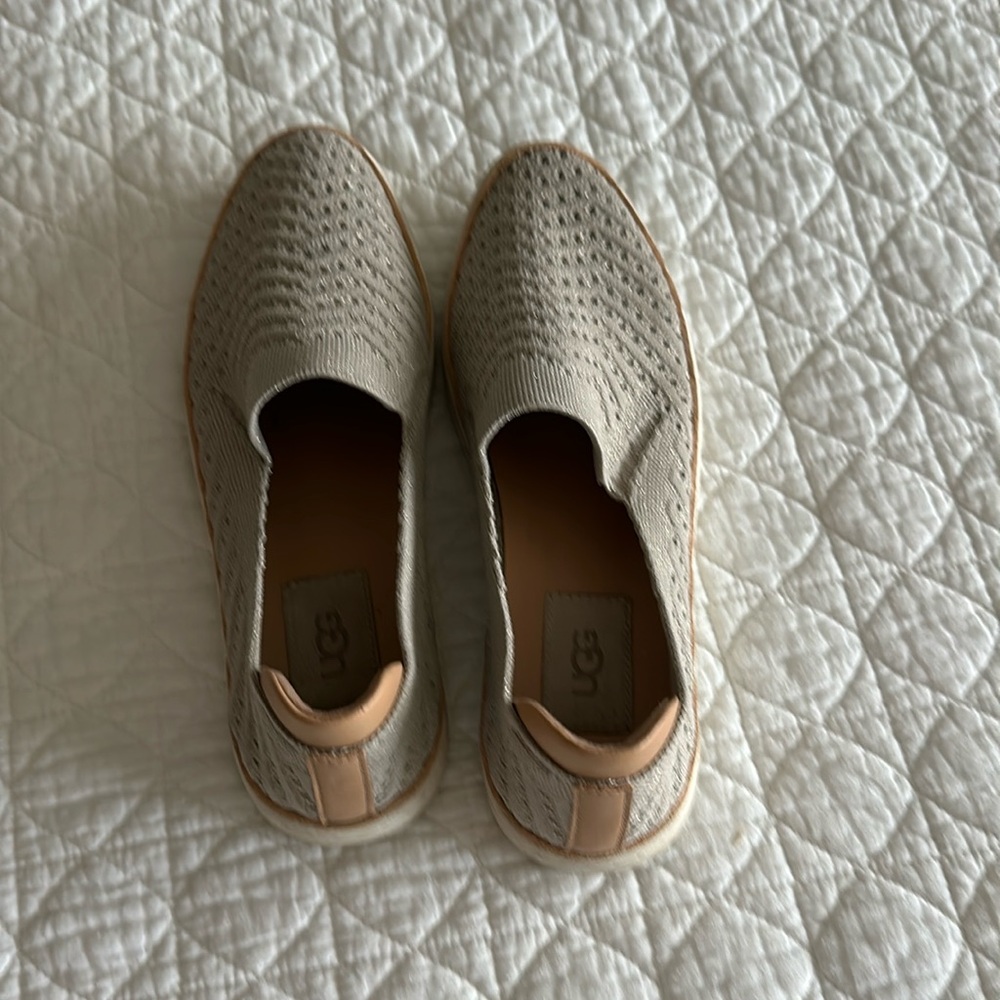 UGG Taupe Shimmer Slip ons with leather accents SZ: 6 Perfect Like New Condition